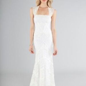 Nicole Miller Aneka' Cap Sleeve Lace Bridal Wedding Gown Size 6